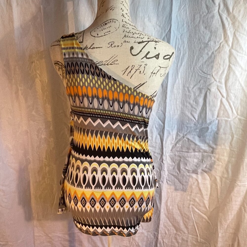 One shoulder layered top size L yellow orange black white from Italy - Picture 2 of 8